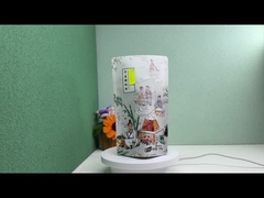 O costume levanta-se o malote